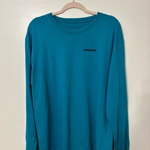 Patagonia Men's Teal Long Sleeve Shirt